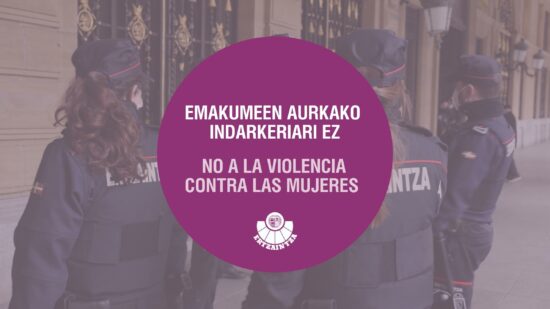 Concentración de repulsa por varias agresiones sexuales a menores en Muxika
