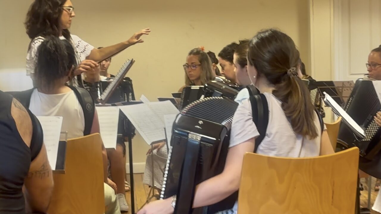Pentagrama Kultur Elkartea llega este domingo a Muxikebarri con acordeones, rock y mucha energía