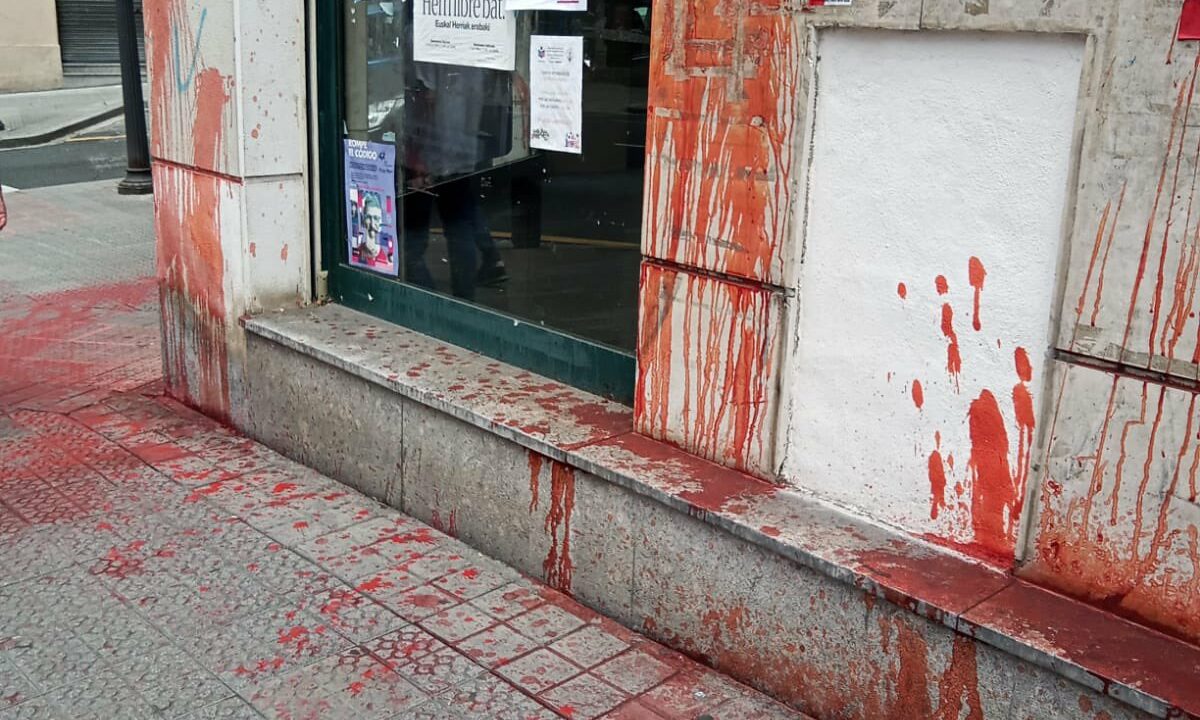Aburto, tras el ataque de Santutxu: «Valientes antisistema, irrespetuosos ‘patriotas’ y falsos ecologistas»