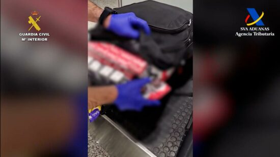 Pillado en Loiu con tabaco para llenar un estanco: más de 2.500 cajetillas