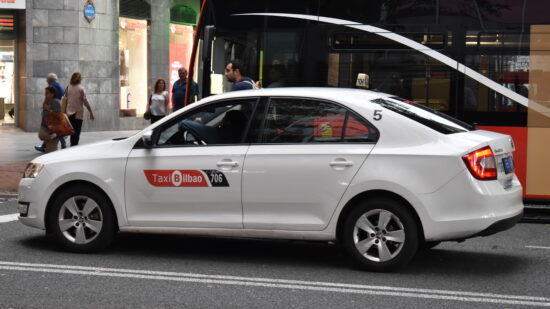 El sector del taxi pide que se controle que Cabify cumple la normativa tras su llegada al Gran Bilbao