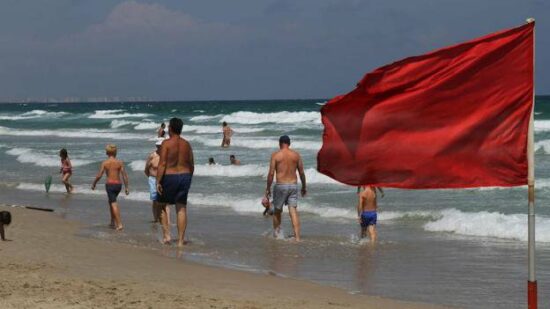 Estas son las cinco playas de Bizkaia donde no podrás bañarte este domingo
