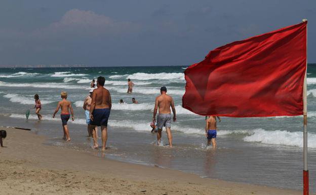 Estas son las cinco playas de Bizkaia donde no podrás bañarte este domingo