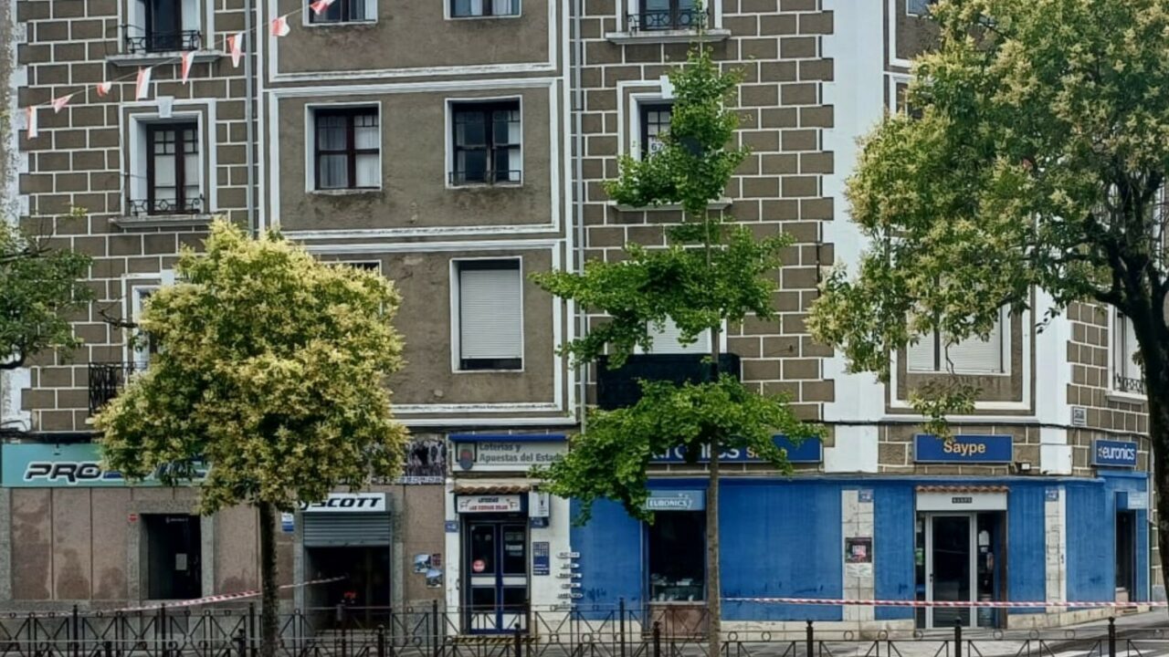 Se atrinchera en Ramales de la Victoria y amenaza con hacer explotar dos bombonas