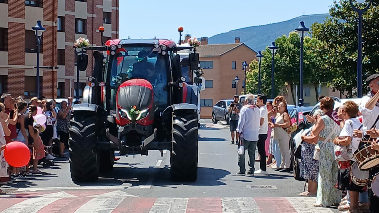 La tradición de San Cristóbal se mantiene en Repélega con la bendición de vehículos