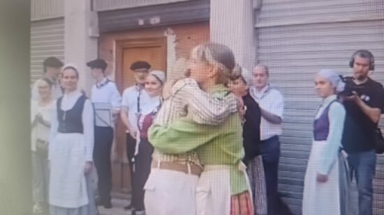 El emocionante aurresku de la Alcaldesa de Barakaldo
