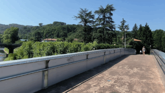 Cierre por reparación de la pasarela peatonal de Zuhatzu en Galdakao