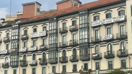 Vecinos del Muelle de Martzana denuncian el deterioro de su calidad de vida