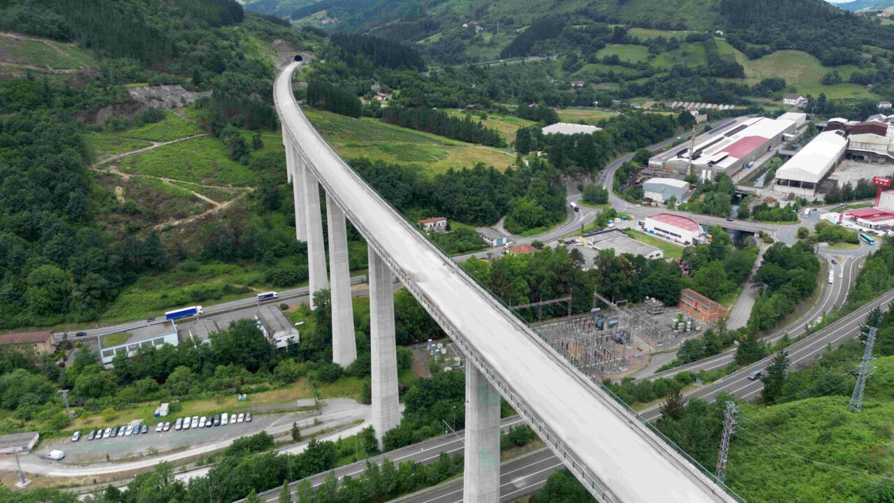 Bilbao más cerca del AVE: Adif avanza en el montaje de la Y vasca
