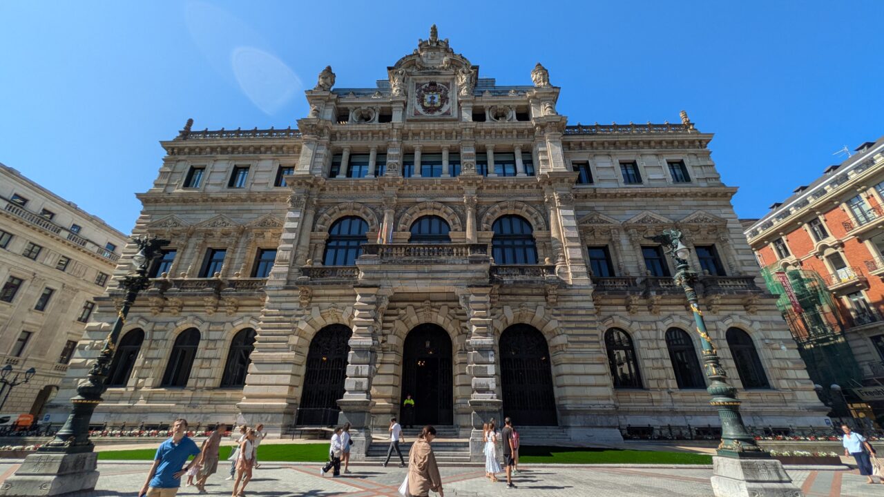 El 90% de los vizcaínos cree que en Bizkaia se vive bien, pese a la preocupación por la vivienda