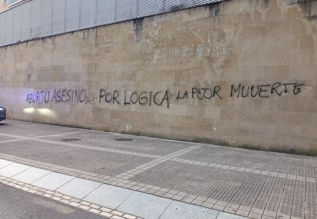Aparecen pintadas con amenazas de muerte contra el alcalde Aburto en Bilbao: «El mayor de los desprecios»