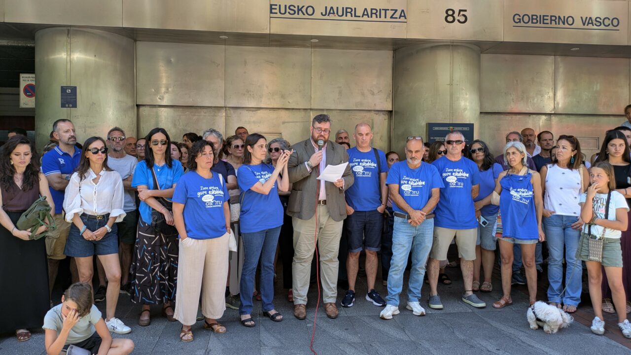 Familias y profesorado del colegio Osotu anuncian una huelga de hambre