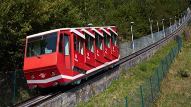 El funicular de Artxanda transforma la estación superior en un espacio moderno, accesible y sostenible