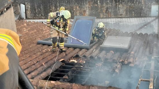 Dos personas intoxicadas por humo en un incendio en una vivienda de Elorrio