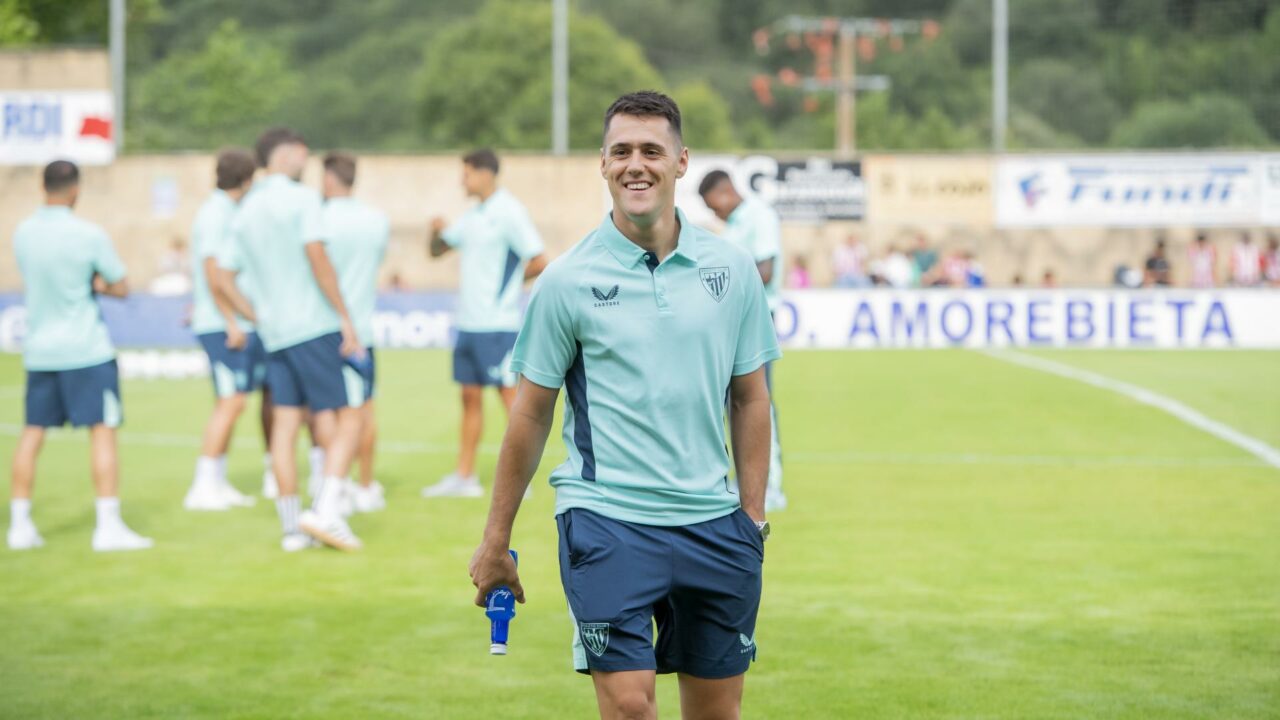 Urko Izeta, en la carta de Reyes Magos de casi todos los equipos de Segunda