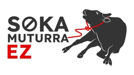 Getxo, en pie por los animales: protesta contra la Sokamuturra en el Puerto Viejo