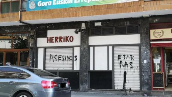 Juan Mari Aburto condena nuevas pintadas amenazantes en la herriko taberna de Santutxu