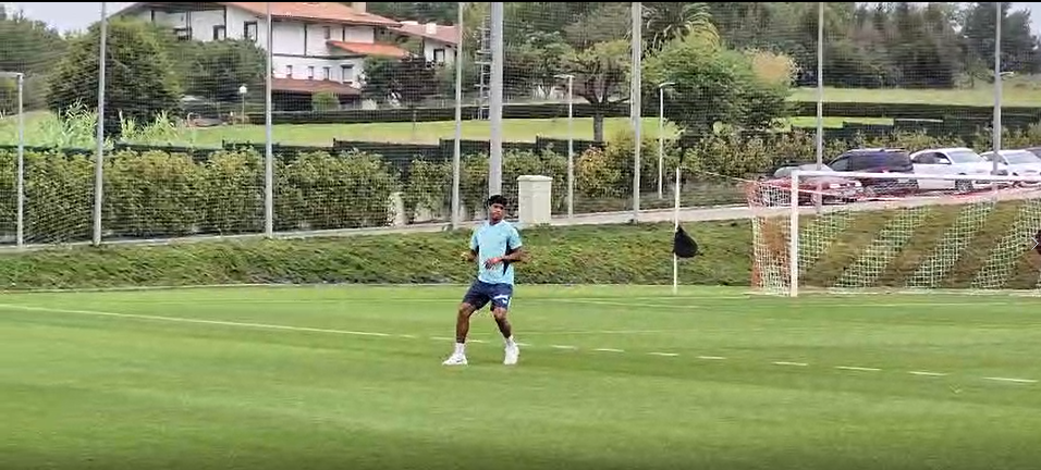 Adu Ares trabaja en solitario a la espera de su cesión al Eibar