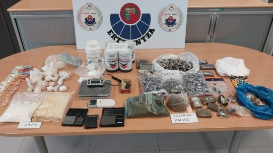 Cae un narcopiso en Bolueta con kilos de droga y un laboratorio clandestino