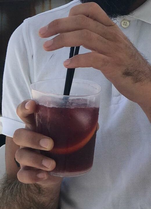 ¿Sabes a cuánto está el katxi de kalimotxo y el bokata en las txoznas?