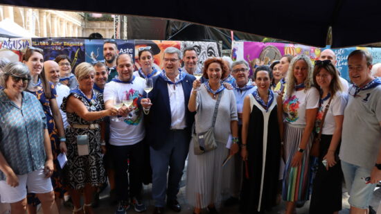 Actores y actrices de Aste Nagusia se suman al Txikiteo Nagusia este jueves