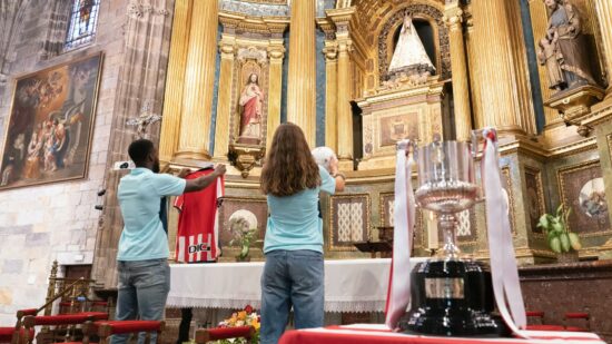 El Athletic ya tiene la bendición de la Amatxu de Begoña