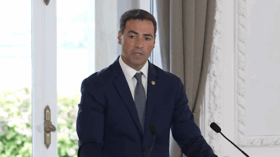 Imanol Pradales: «El 50% de los menores que llegan a Euskadi no llegan en patera, llegan en autobús desde Andalucía»