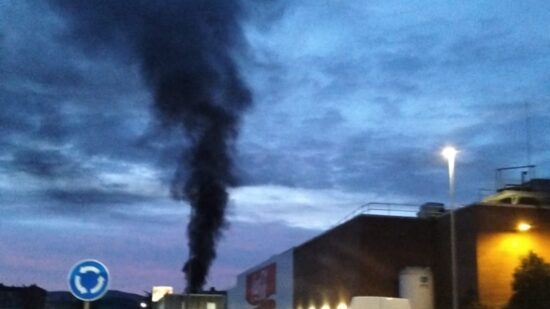 Un incendio desata la alarma en Galdakao