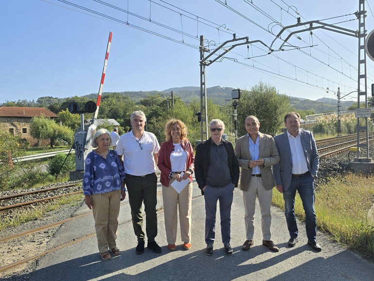 Un nuevo viaducto sustituye al paso a nivel de Bernabeitia en Amorebieta