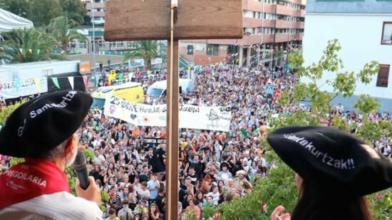 Descubre cómo disfrutar del txupinazo de los Santakurtzak de Galdakao desde dentro