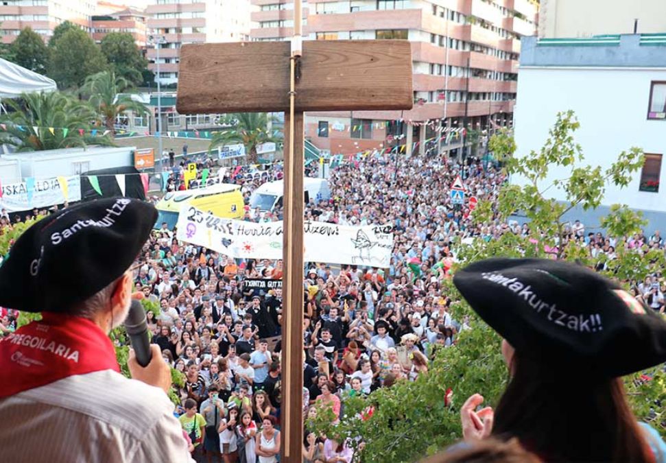 Descubre cómo disfrutar del txupinazo de los Santakurtzak de Galdakao desde dentro