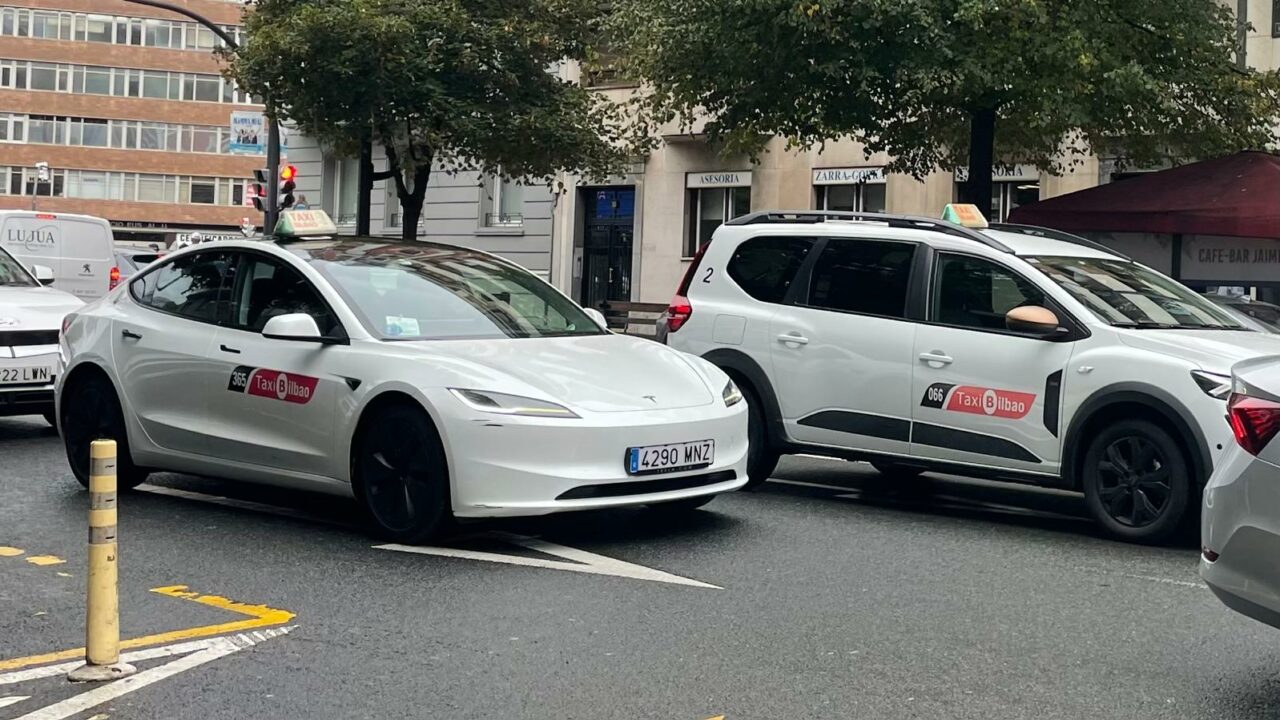 Taxis de Euskadi toman las carreteras en protesta por una mayor regulación y equidad