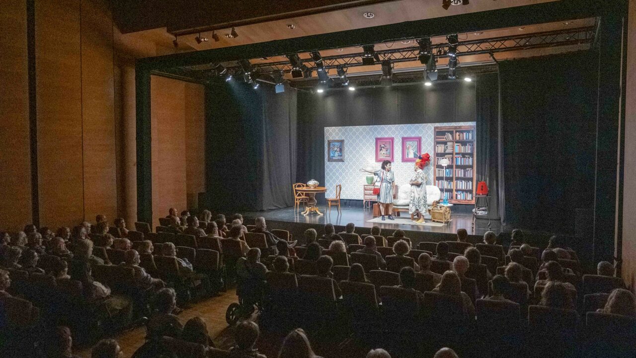 ‘La llamaban loca’ amplía funciones en el Palacio Euskalduna tras agotar entradas