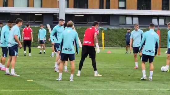 Entrenamiento con muchas ausencias en el Athletic