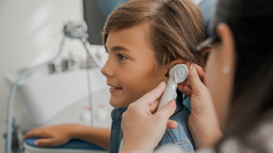 Pérdida de audición en niños: señales clave para detectarla con la vuelta al cole