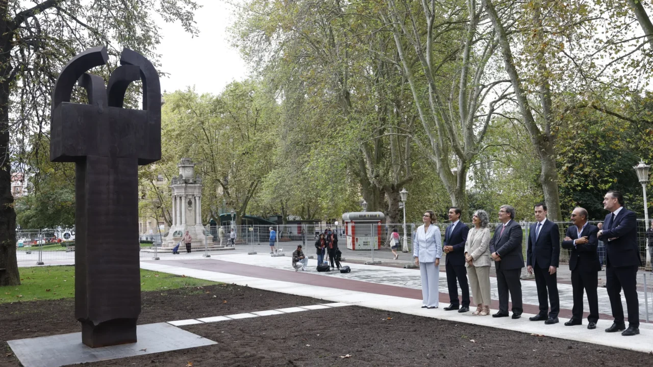 Bilbao recupera ‘Elogio del Hierro III’, el homenaje de Chillida a su tradición siderúrgica