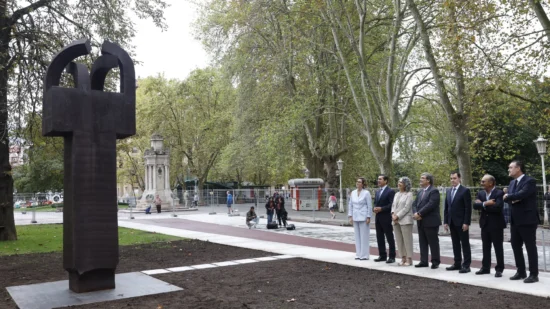 Bilbao recupera ‘Elogio del Hierro III’, el homenaje de Chillida a su tradición siderúrgica