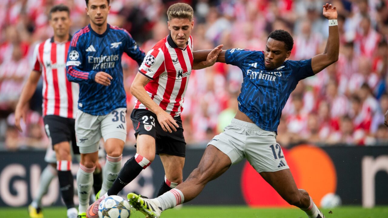 Robert Navarro cae de pie en el Athletic