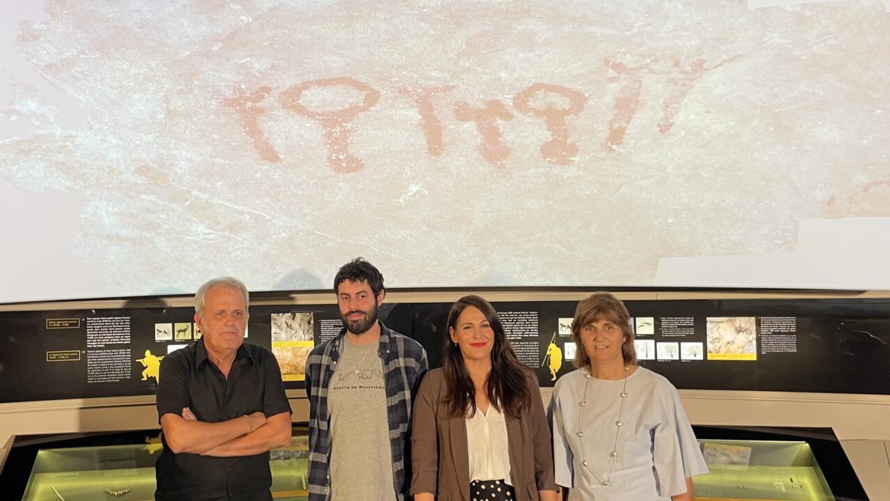 Descubierto un nuevo yacimiento prehistórico con arte rupestre en Gamiz-Fika, Bizkaia