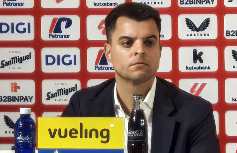 Mikel González explica la salida de Álvaro Djaló: «Queremos ayudarle a que recupere su nivel»