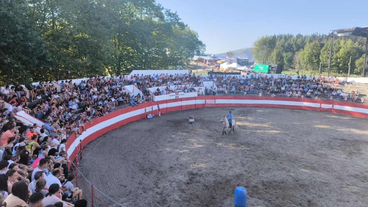Karrantza se parte en dos tras decir adiós a los toros en sus fiestas patronales