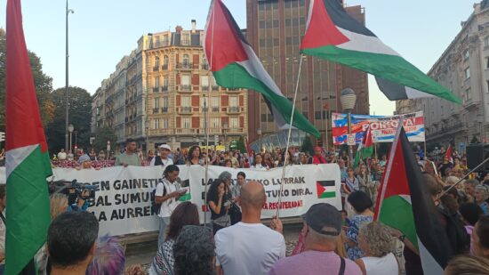 Miles de voces inundan Bilbao para exigir el fin del genocidio en Gaza