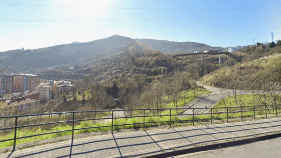 Aumentan las tiendas de campaña en el camino de los Mimbres en San Adrián