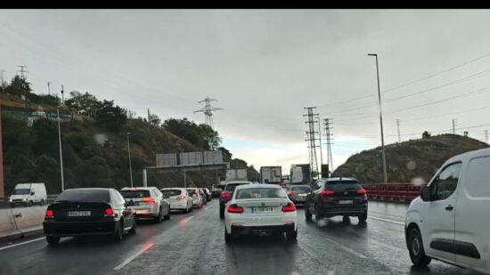 Un accidente en la BI-637 en Erandio provoca largas retenciones hacia Getxo