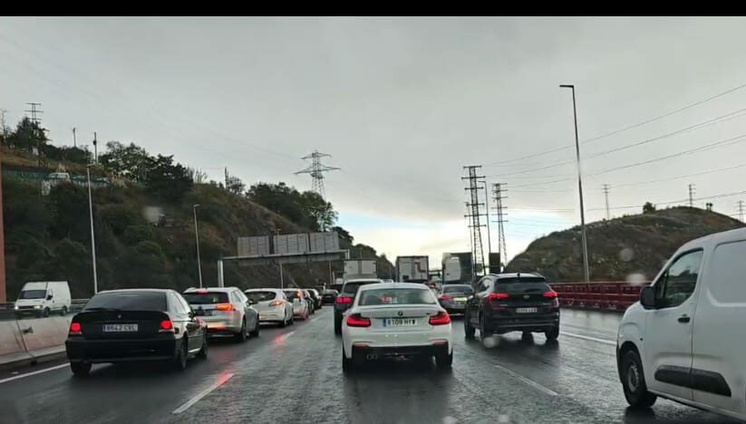 Un accidente en la BI-637 en Erandio provoca largas retenciones hacia Getxo