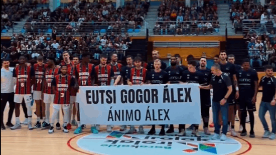 Emotivo homenaje a Álex Mumbrú en la Euskal Kopa de Lasesarre