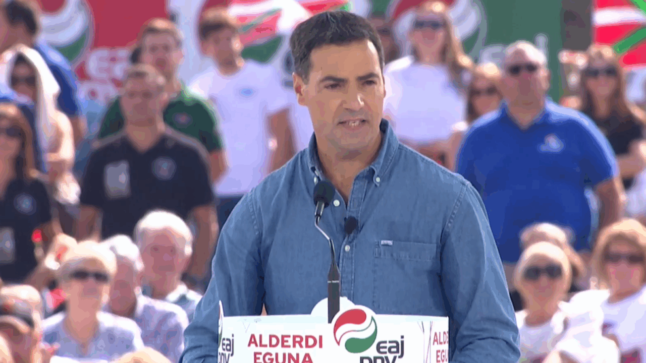 Pradales exige más competencias para gestionar la migración y blindar el autogobierno vasco