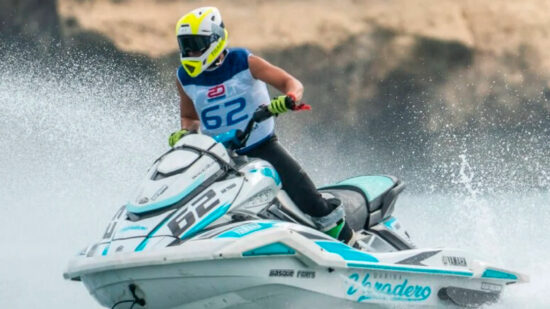 El bilbaíno Ian Traba conquista el Campeonato del Mundo de Aquabike en Italia: «Es algo indescriptible»