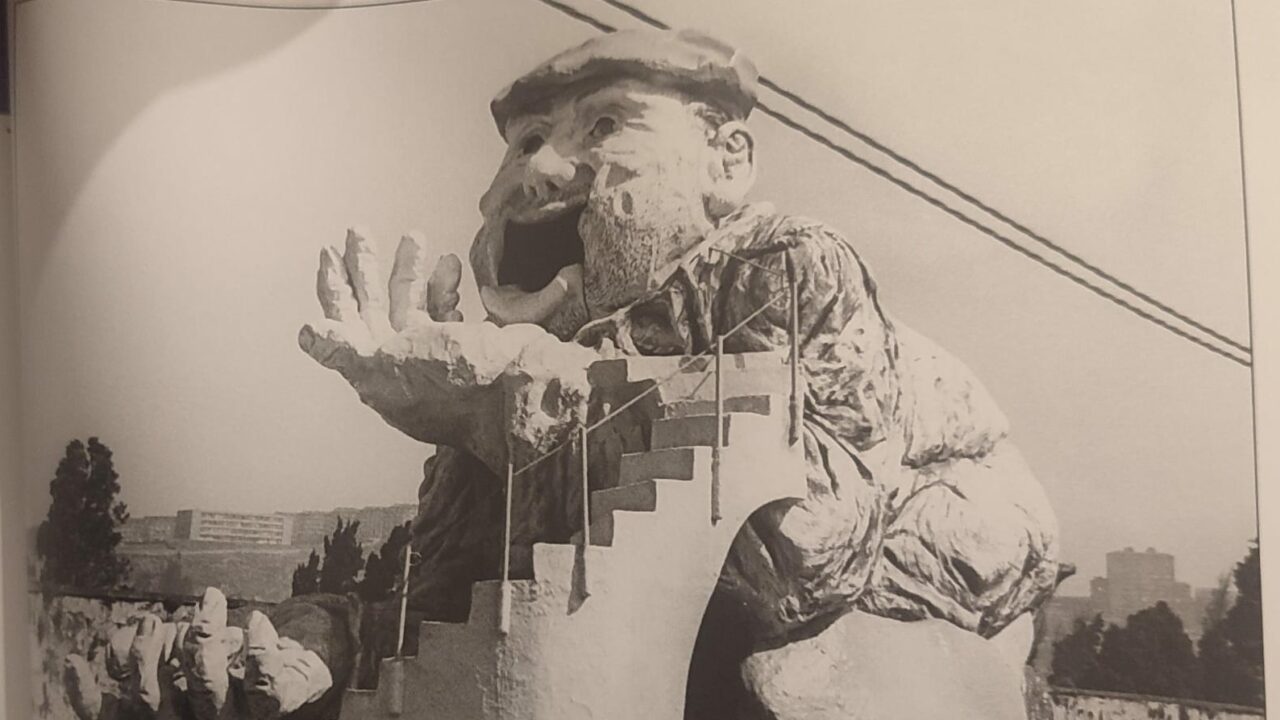Barakaldo recupera el Gargantúa, guardián de nuestras memorias infantiles