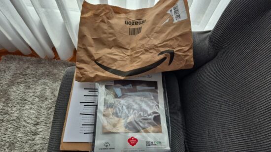 Compra una colcha por Amazon… Y le llegan las escrituras de un piso en Santurtzi